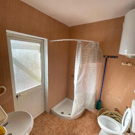 Shkodra Guest House & Trips Gasthof 3*