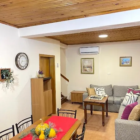 & Trips 3* Shkodër