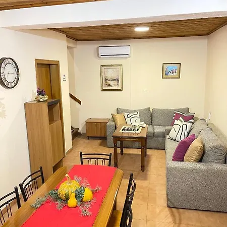 Shkodra Guest House & Trips Guest house