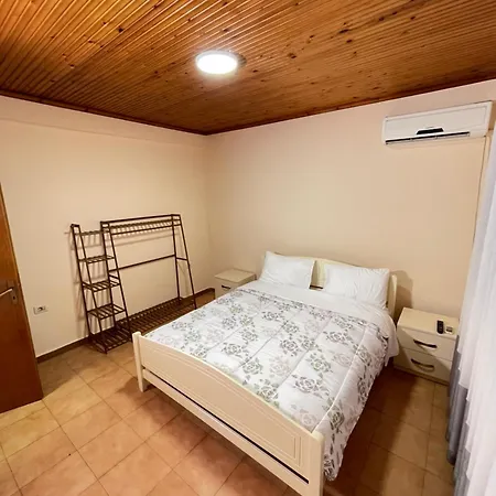 Shkodra Guest House & Trips Shkoder