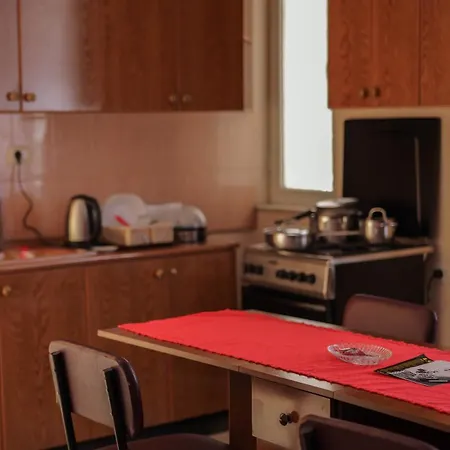 Shkodra Guest House & Trips 3*