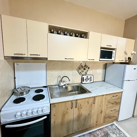 Shkodra Guest House & Trips 3*