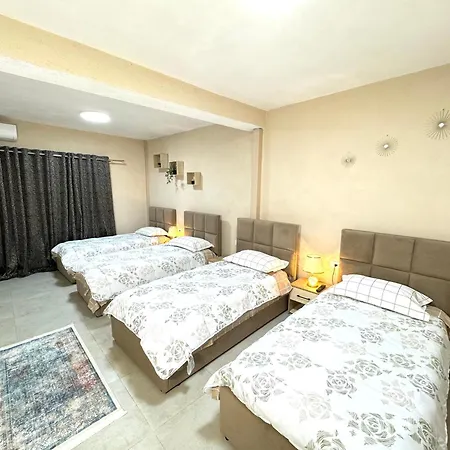 & Trips Гостевой дом 3*