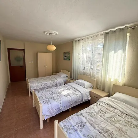 Guest house Shkodra Guest House & Trips Shkoder