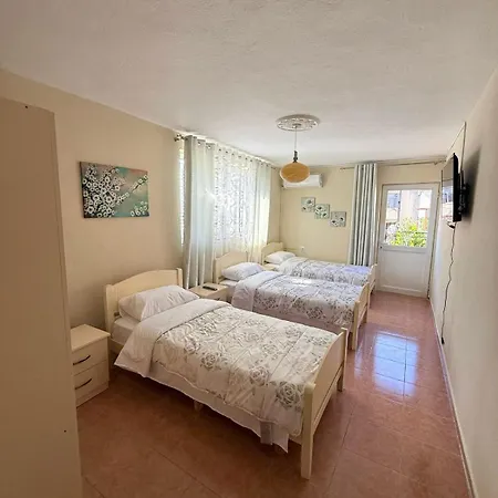 Shkodra Guest House & Trips 3*