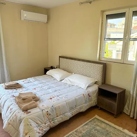 Shkodra Guest House & Trips Guest house 3*