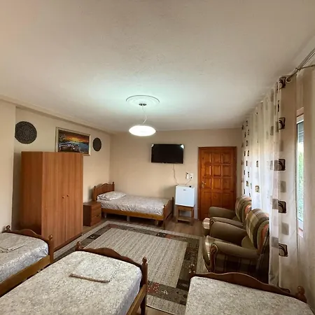 Guest house Shkodra Guest House & Trips 3*