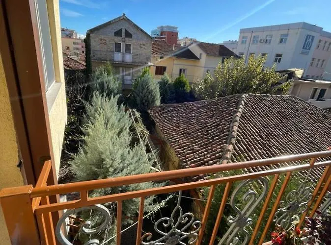 & Trips Vendégház Shkodra